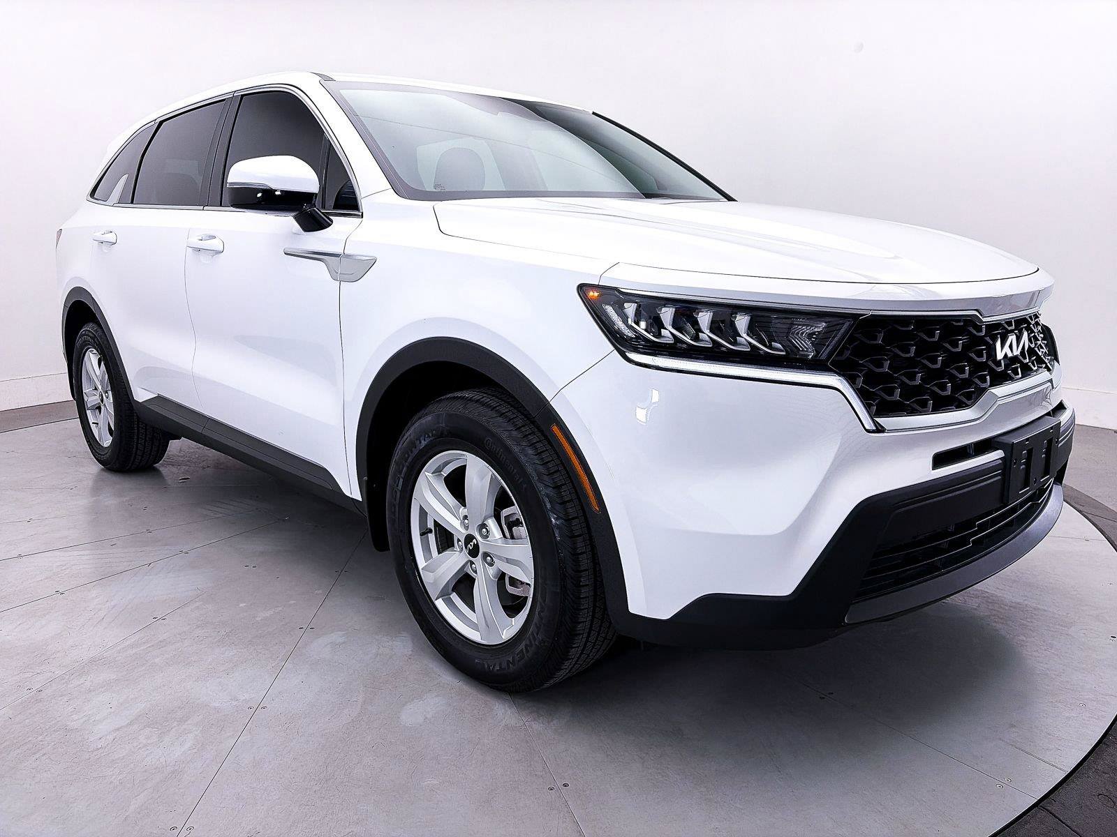 Used 2023 Kia Sorento LX FWD image 9