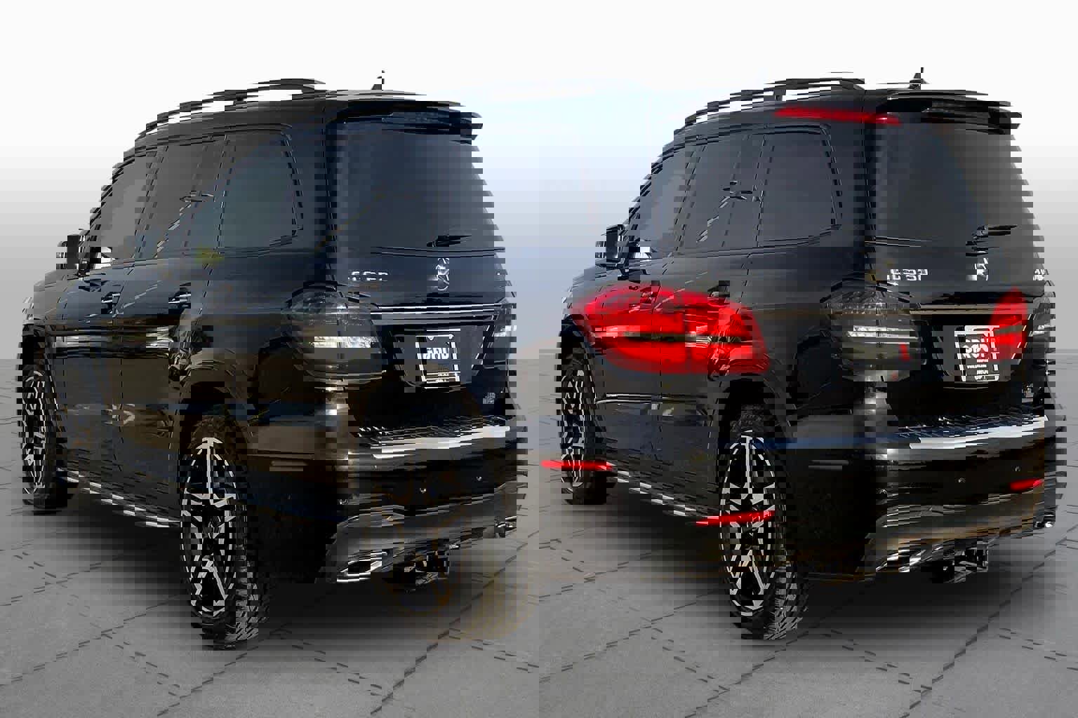 Used 2017 Mercedes-Benz GLS 550 4MATIC image 11