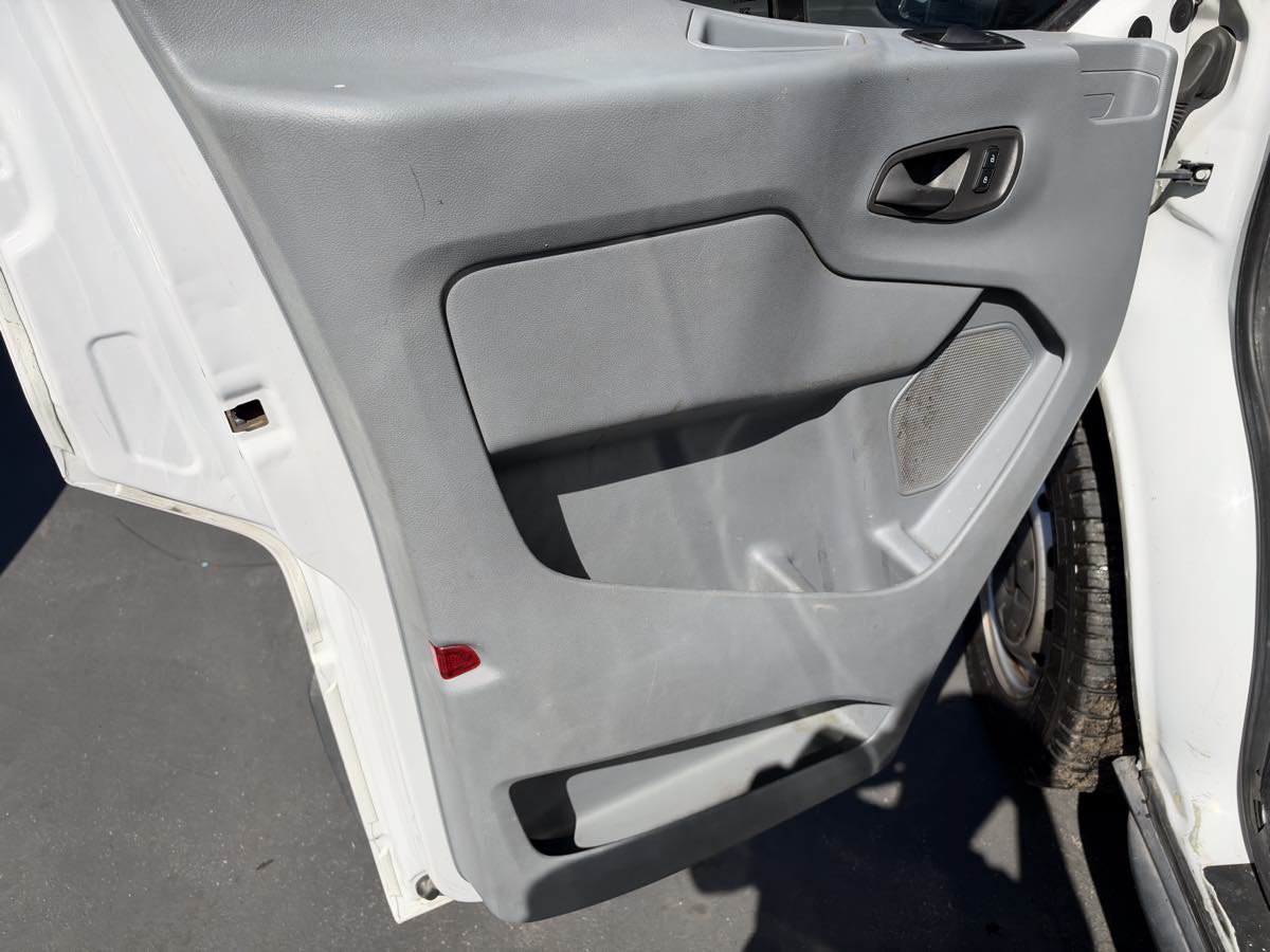 Used 2016 Ford Transit 250 130 Low Roof RWD image 8