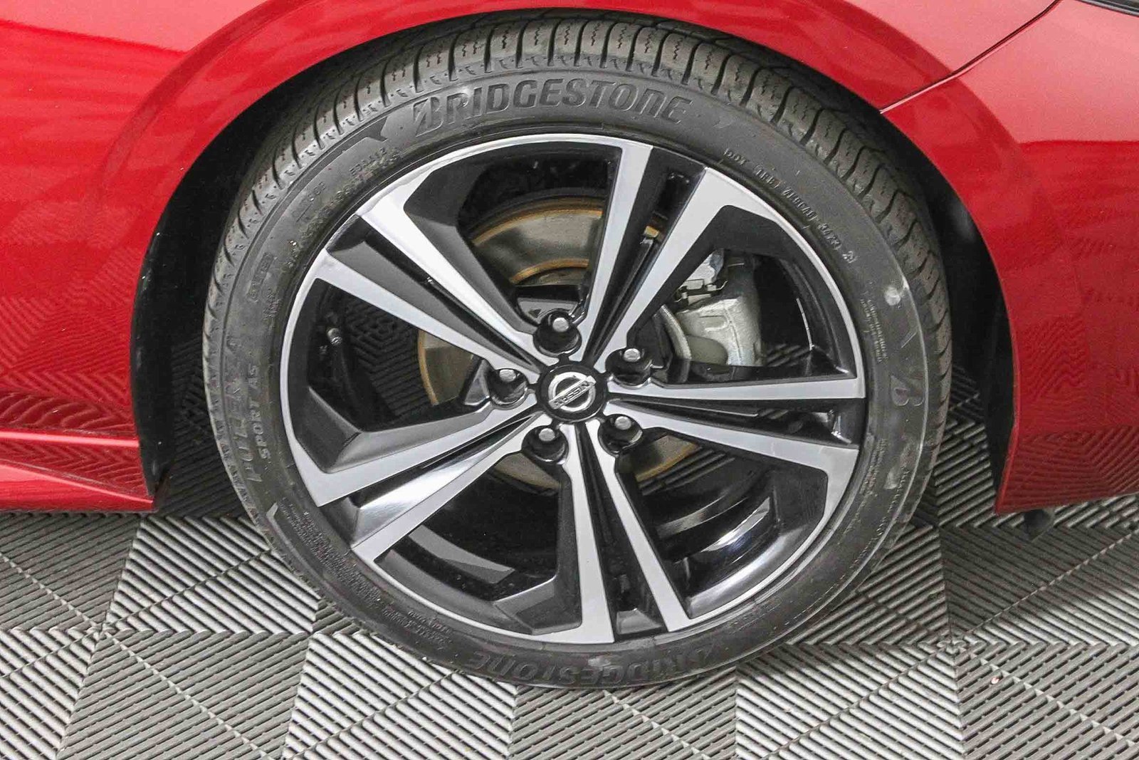 Certified 2022 Nissan Sentra SR w/ SR Premium Package image 12