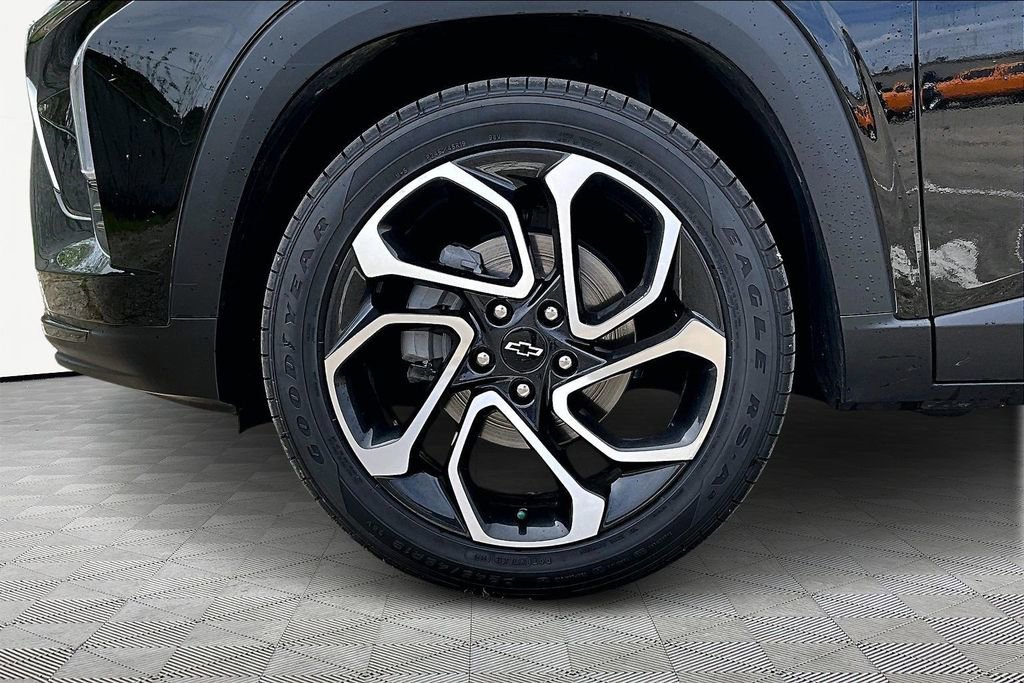 Used 2024 Chevrolet Trax RS w/ Driver Confidence Package image 9