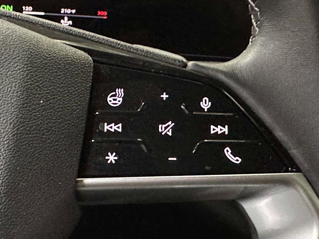 Used 2025 Audi Q5 Premium w/ Convenience Package image 22