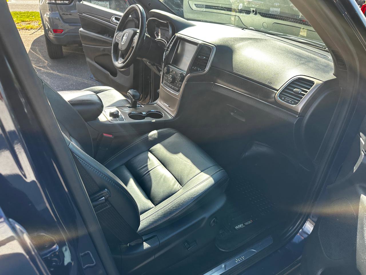 Used 2015 Jeep Grand Cherokee Limited w/ Trailer Tow Group IV AWD/4WD image 19