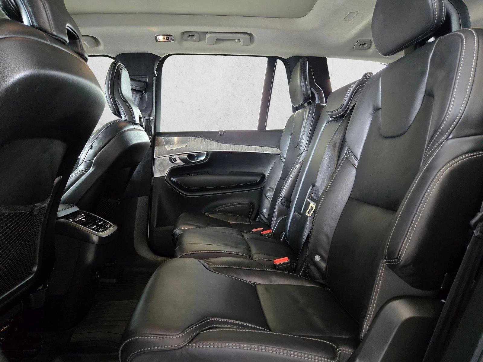 Used 2022 Volvo XC90 T6 Inscription w/ Lounge Package AWD/4WD image 17