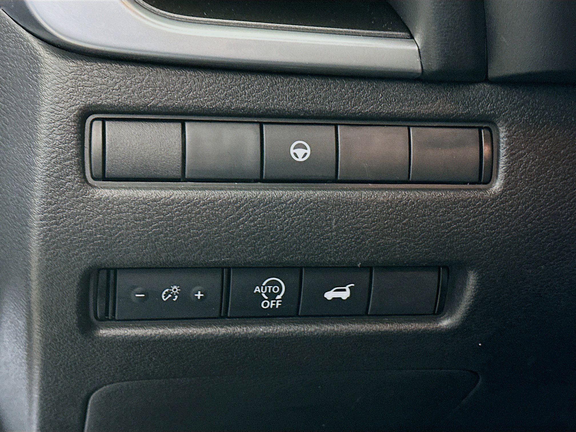 Used 2024 Nissan Rogue SV image 16