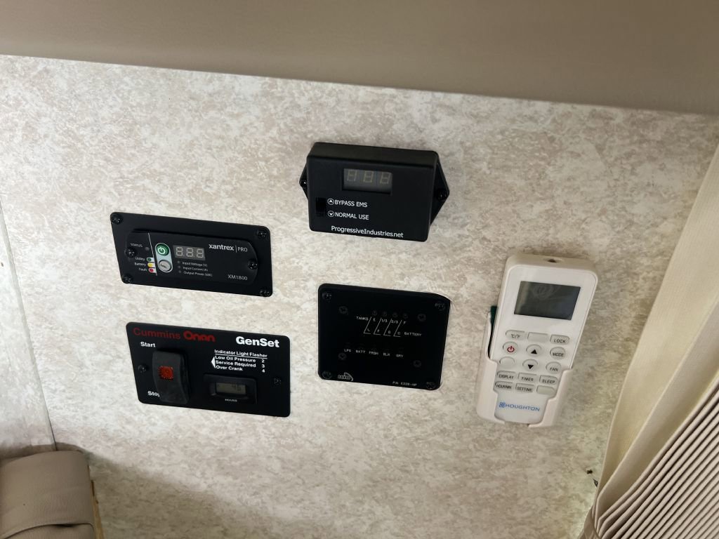 Used 2017 Ford E-450 and Econoline 450 Super Duty w/ Motorhome Prep Package image 61