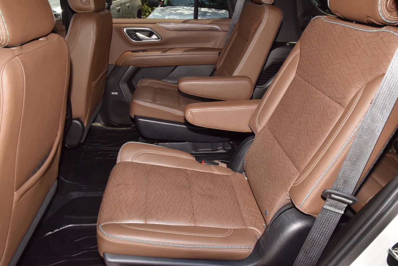 Used 2021 Chevrolet Tahoe High Country w/ Premium Package RWD image 14