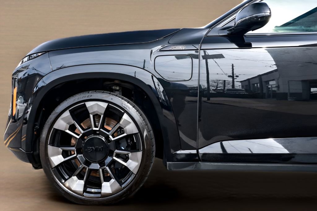 Used 2024 BMW XM image 16