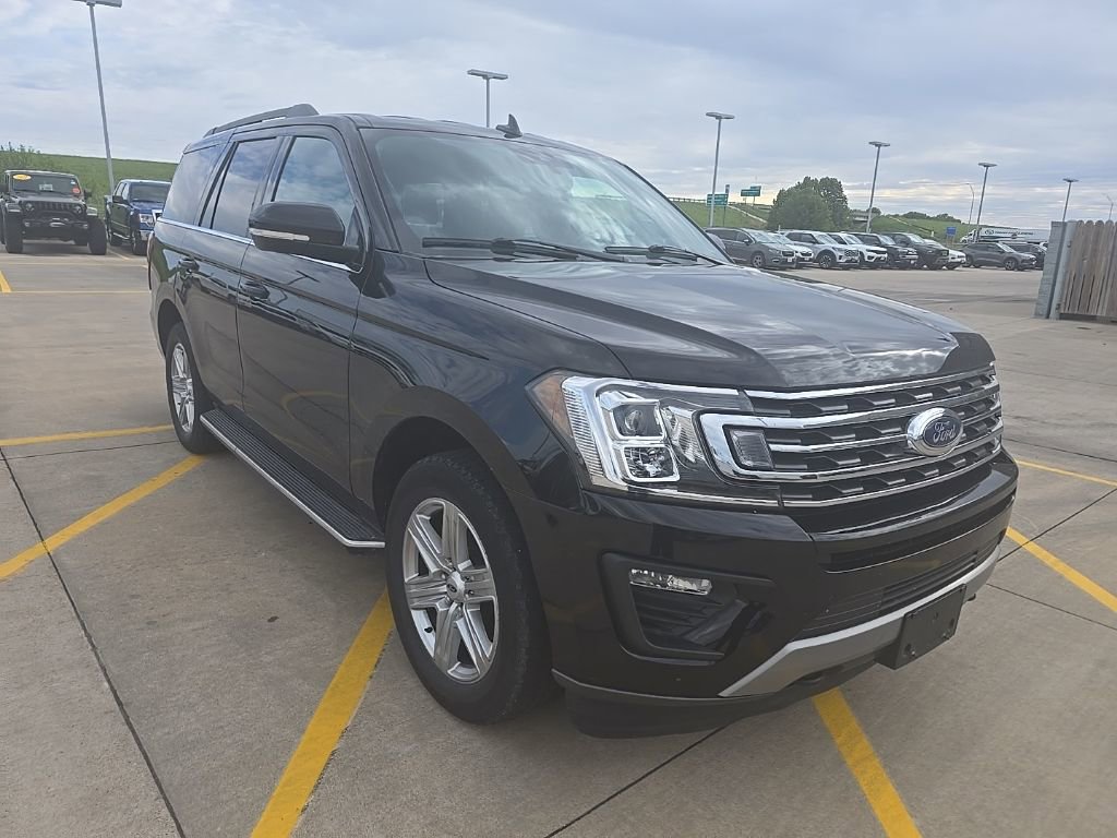 Used 2021 Ford Expedition XLT AWD/4WD image 3