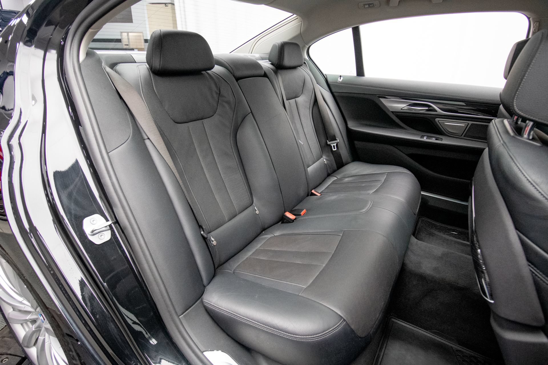 Used 2020 BMW 740i xDrive AWD/4WD image 23