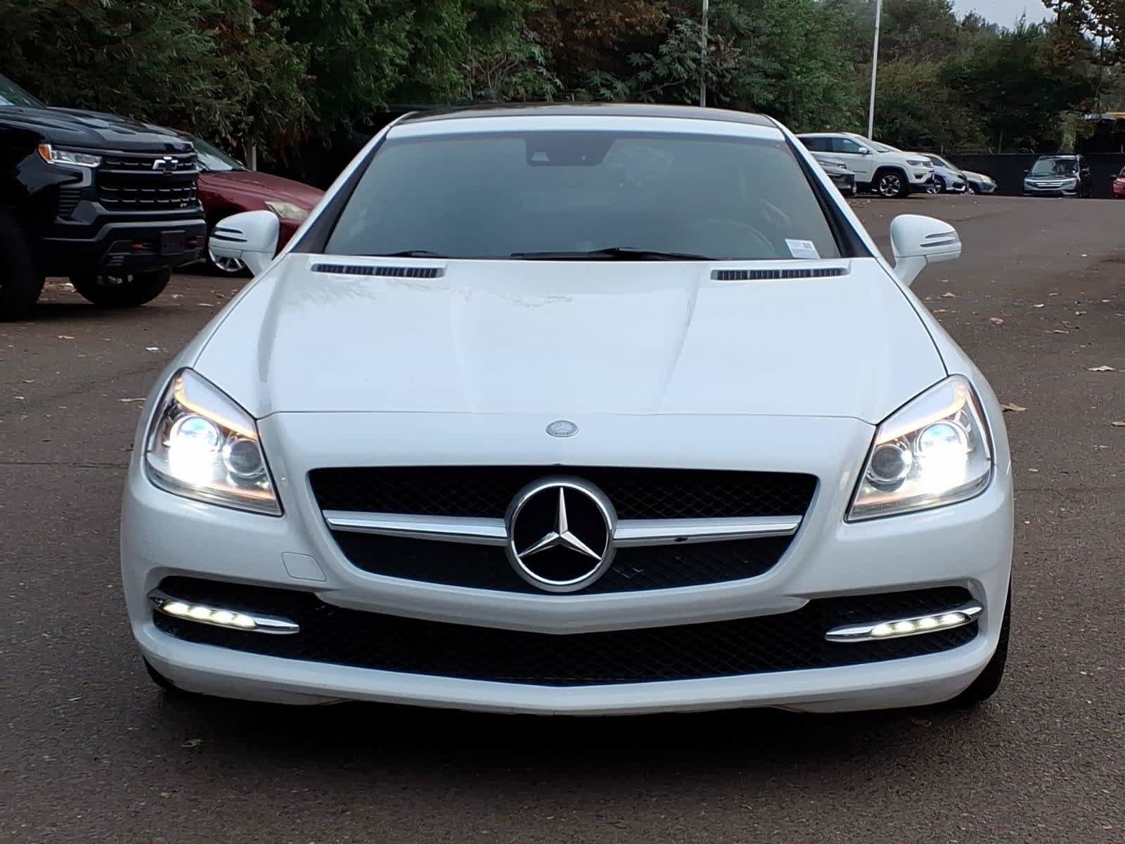 Used 2016 Mercedes-Benz SLK 300 w/ Premium 2 Package image 2