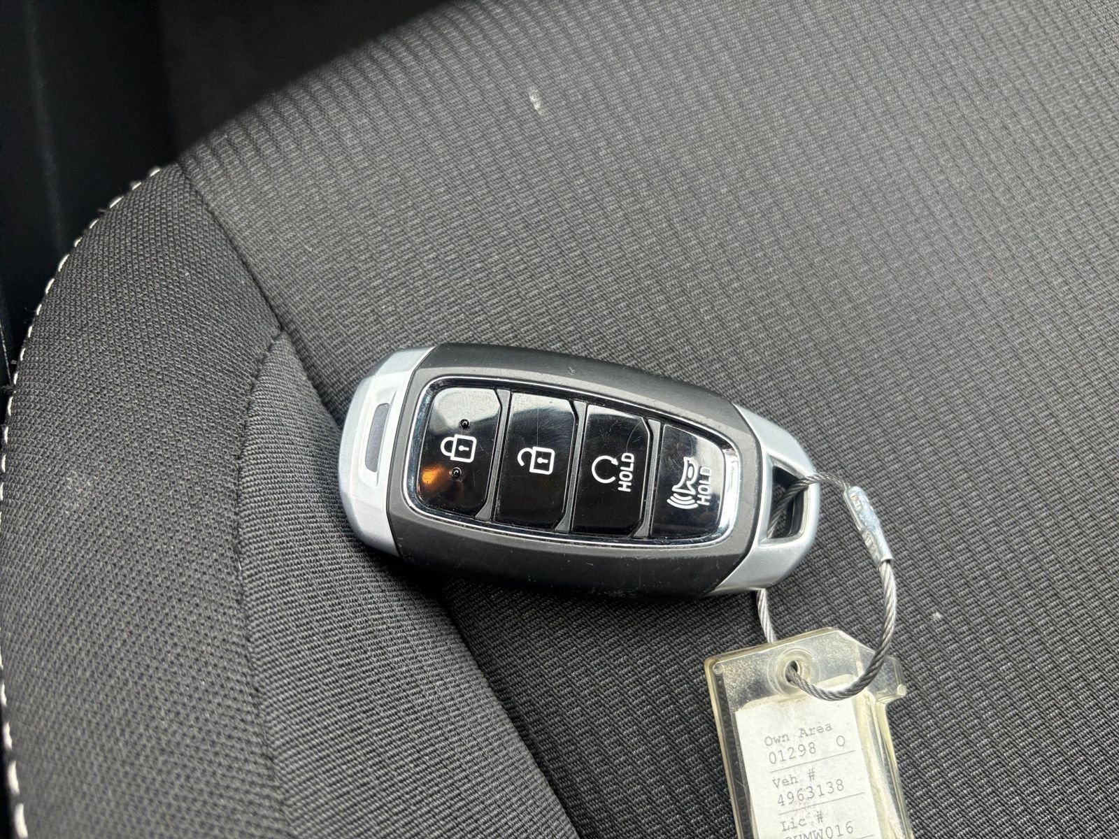 Used 2025 Hyundai Venue SEL image 21