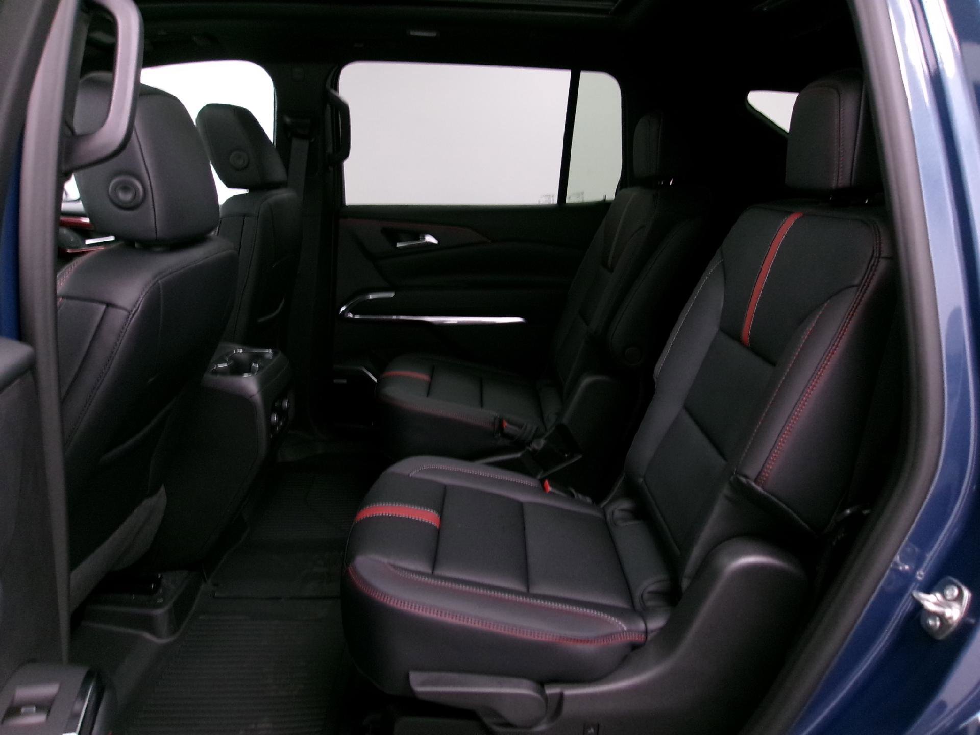 New 2026 Chevrolet Traverse RS w/ LPO, Floor Liner Package image 10