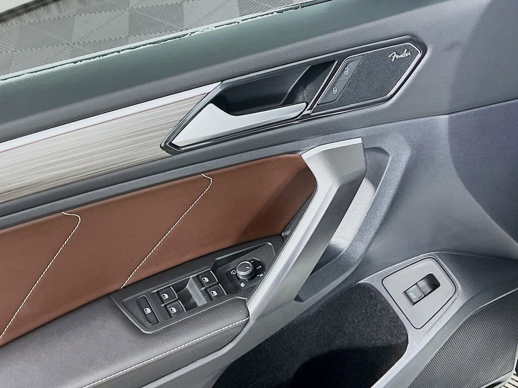 Used 2024 Volkswagen Tiguan SEL R-Line image 17