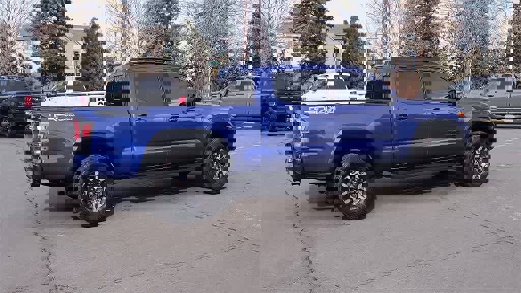 Used 2022 Toyota Tacoma TRD Off-Road image 9