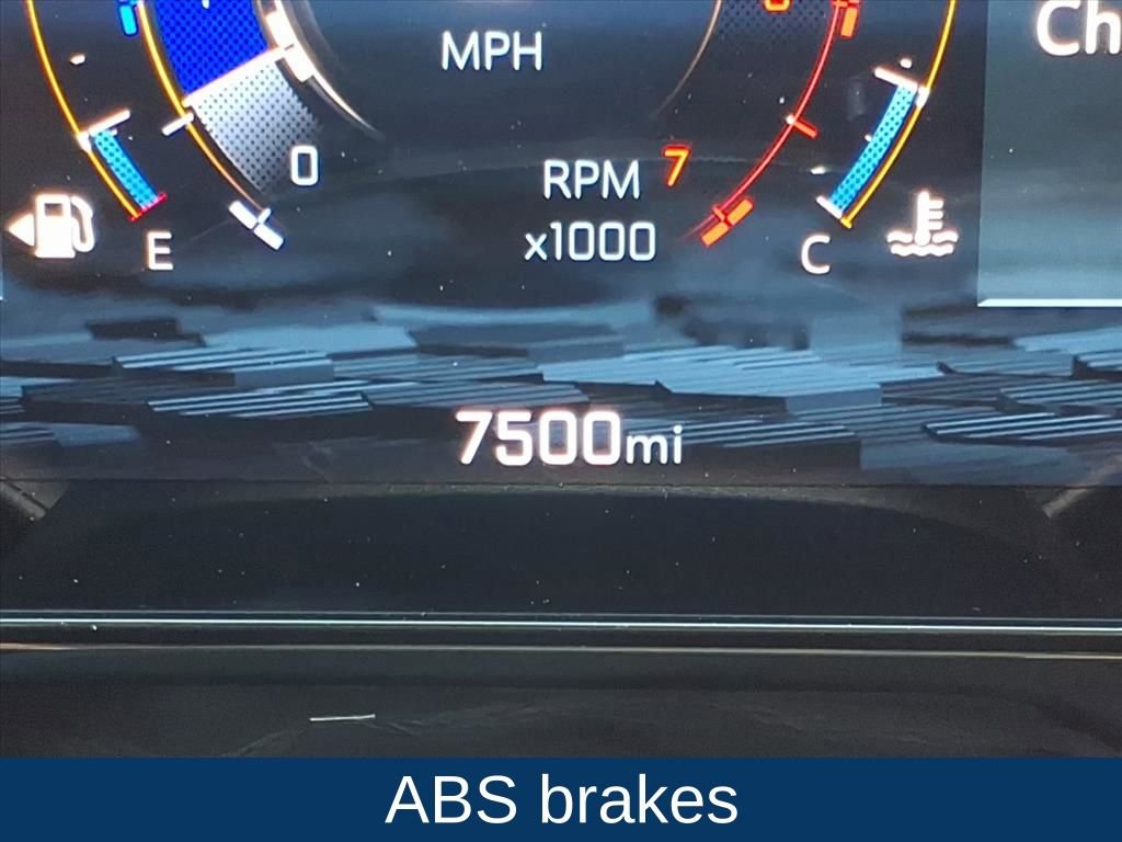 Used 2025 Chevrolet Suburban RST w/ Comfort Package AWD/4WD image 13