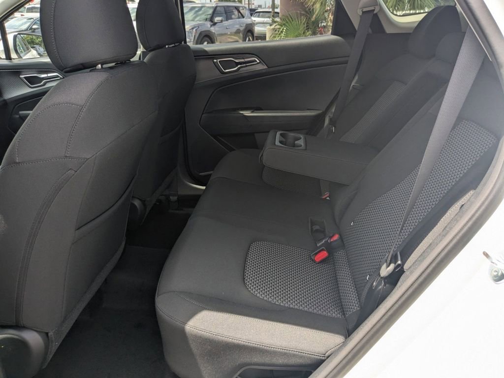 Used 2024 Kia Sportage LX image 14