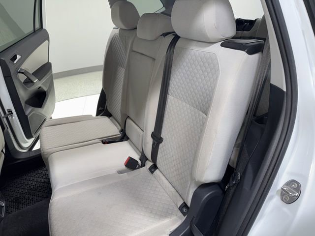 Used 2020 Volkswagen Tiguan S image 2