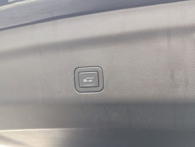 Used 2024 Chevrolet Suburban Z71 w/ Luxury Package image 14