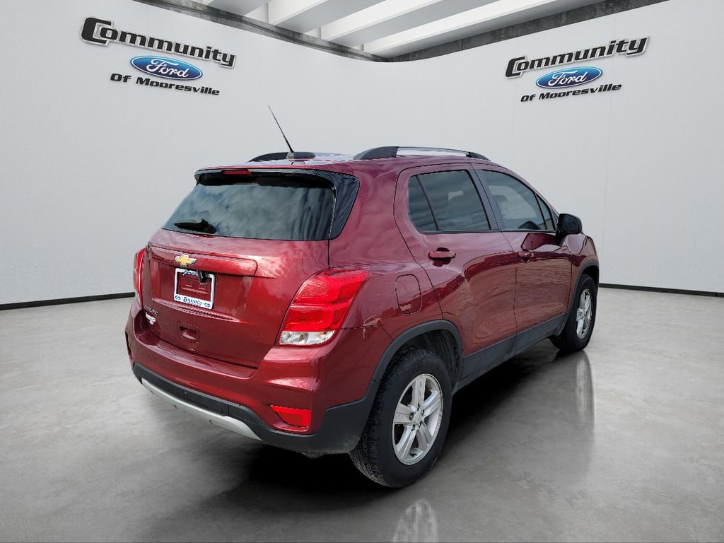 Used 2021 Chevrolet Trax LT w/ LT Convenience Package AWD/4WD image 8