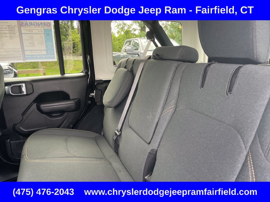 Certified 2024 Jeep Wrangler Unlimited w/ Convenience Group AWD/4WD image 44