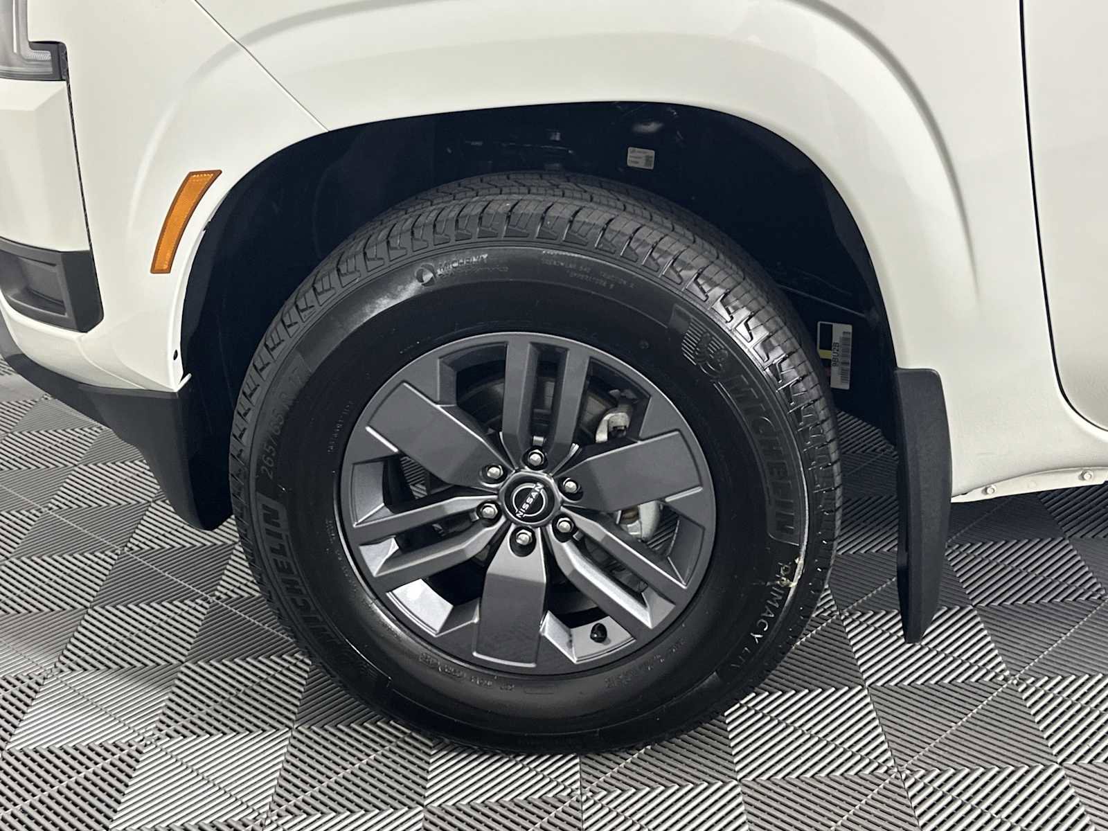 Used 2025 Nissan Frontier SV RWD image 16