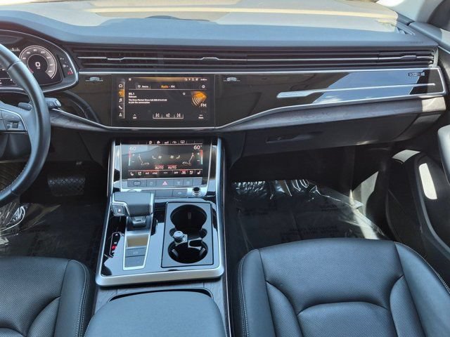 Used 2020 Audi Q8 Premium Plus w/ Premium Plus Package AWD/4WD image 19