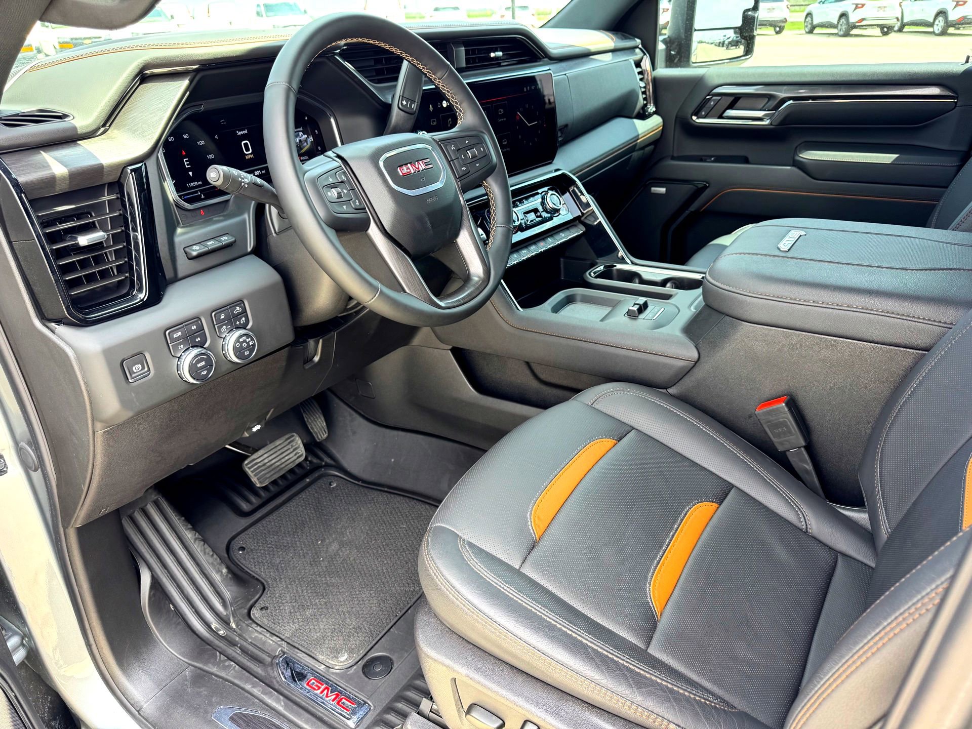 Used 2024 GMC Sierra 2500 AT4 w/ AT4 Premium Plus Package image 12