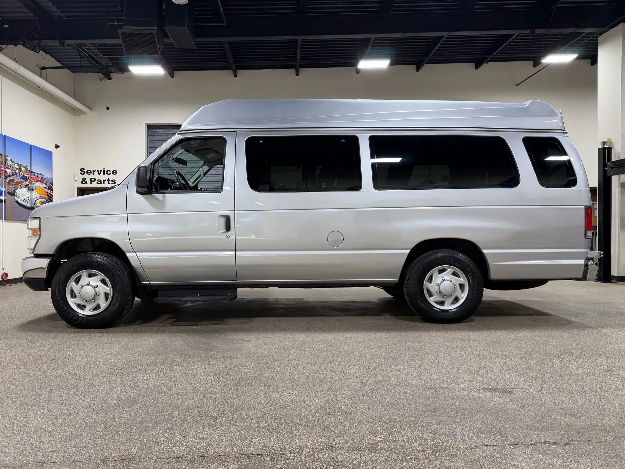 Used 2014 Ford E-250 and Econoline 250 Extended w/ Power Group image 9