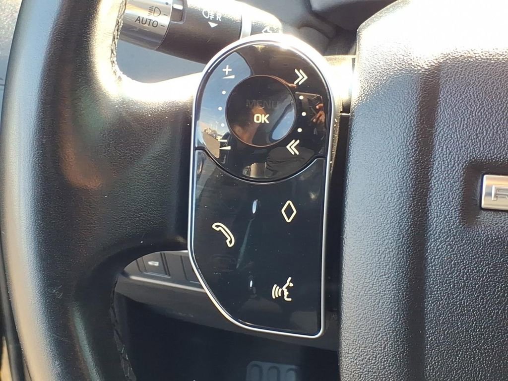 Used 2020 Land Rover Range Rover Evoque SE image 11