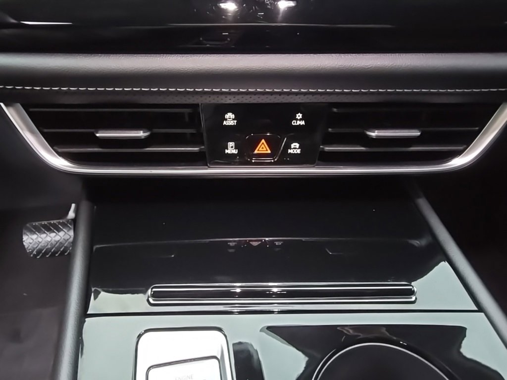 Used 2024 Volkswagen Atlas SE image 15