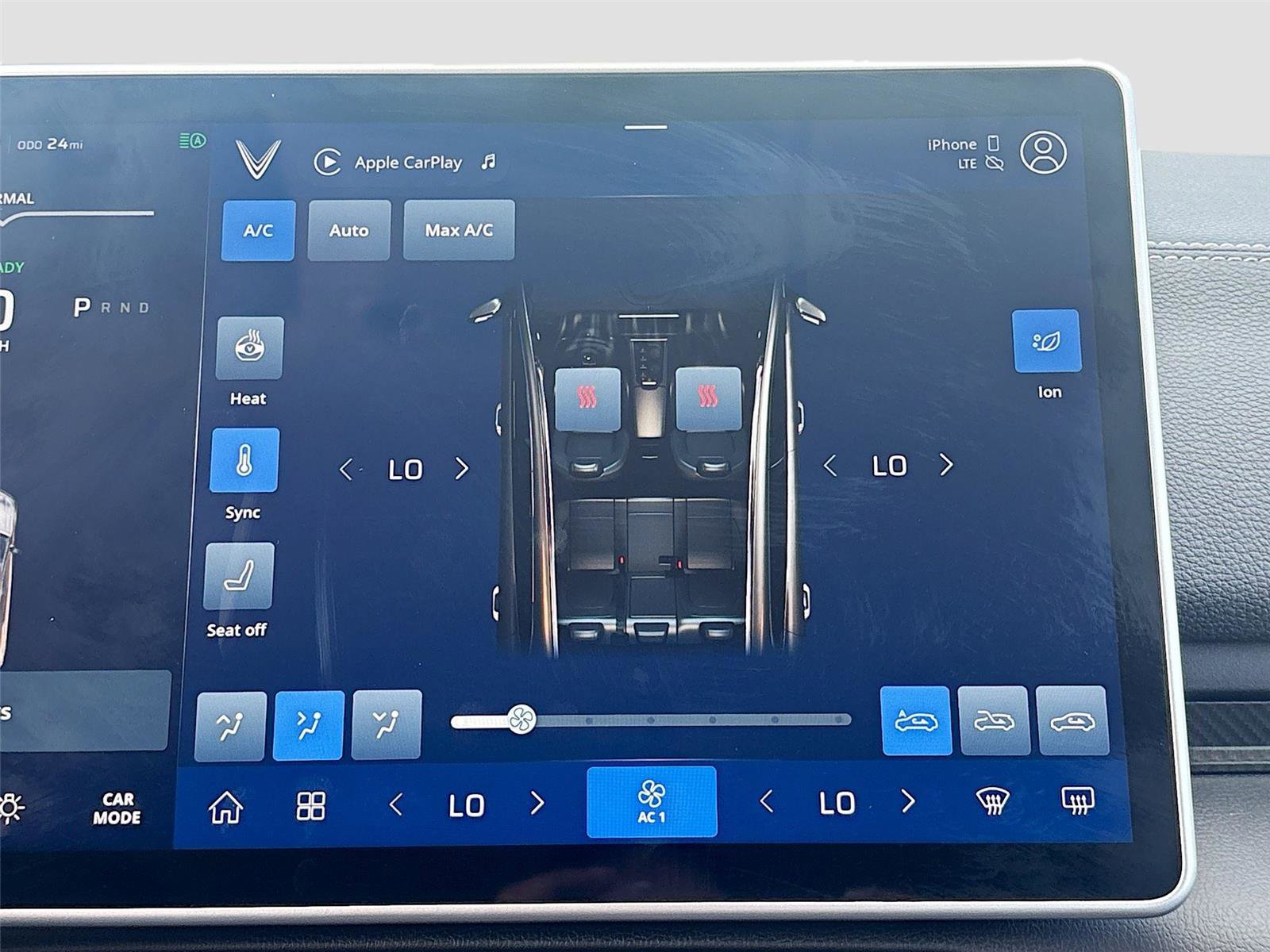 New 2025 VinFast VF 8 Eco AWD/4WD image 16