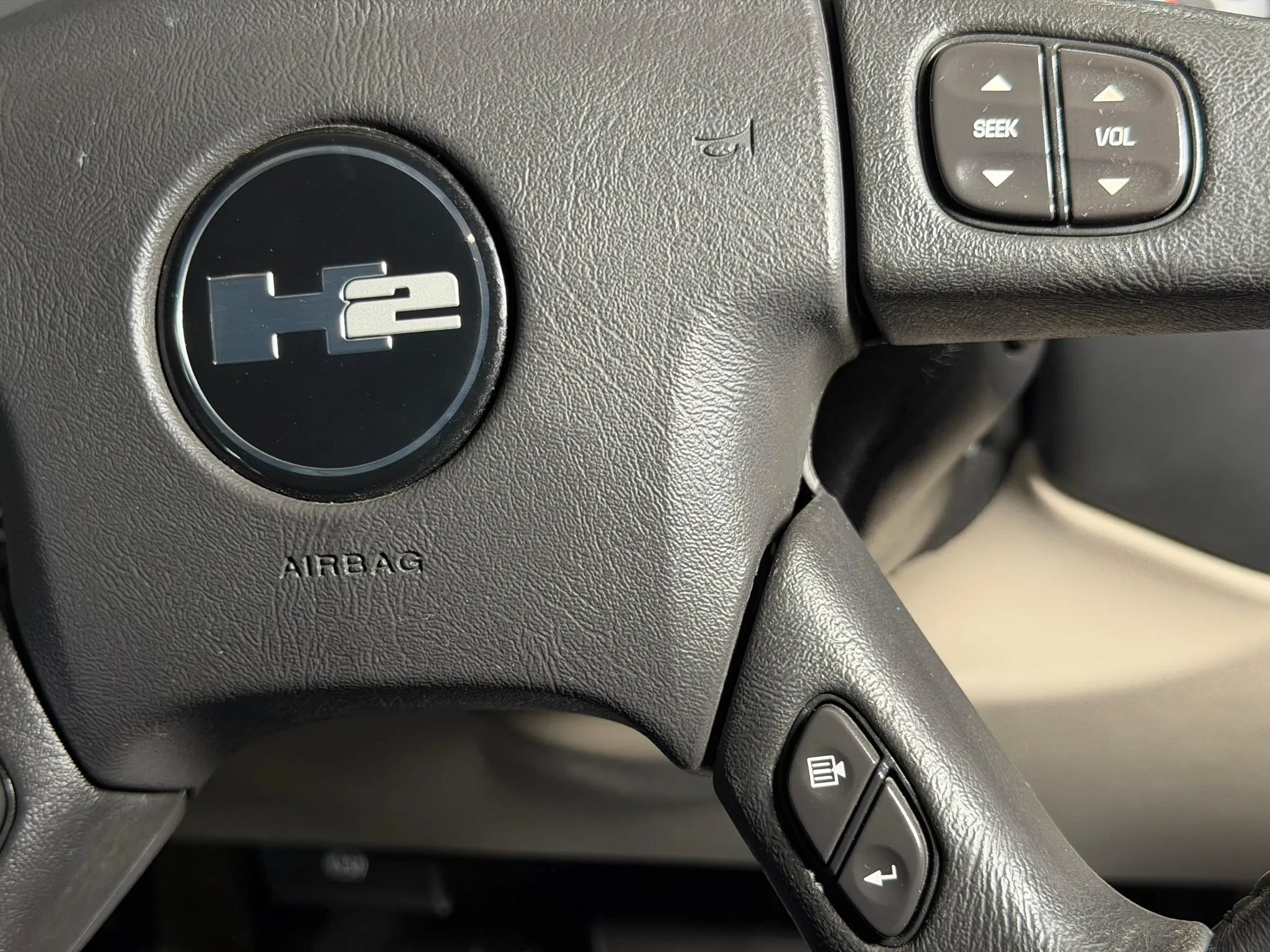 Used 2004 HUMMER H2 w/ Preferred Equipment Group AWD/4WD image 28