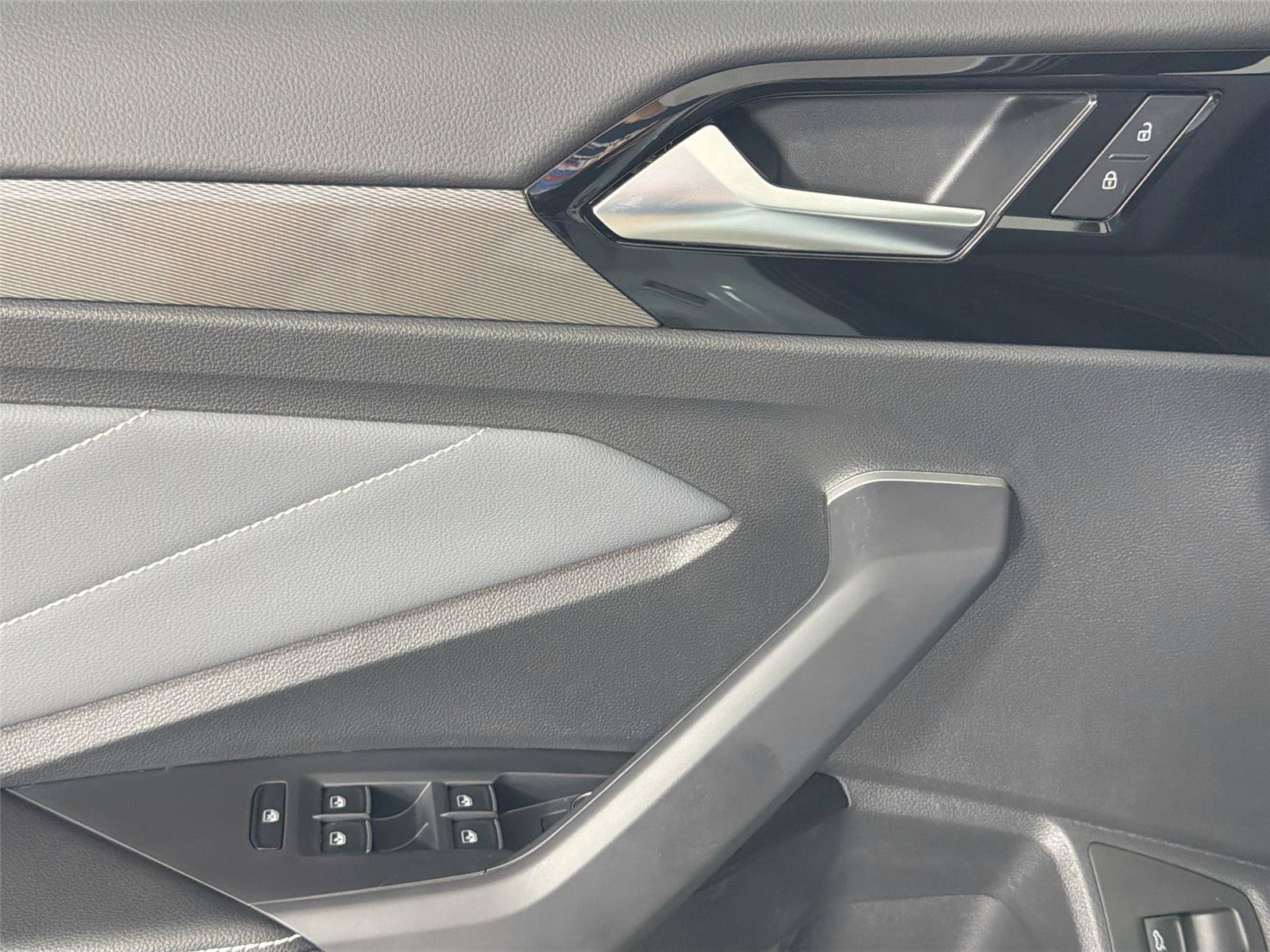 New 2026 Volkswagen Jetta SEL FWD image 17