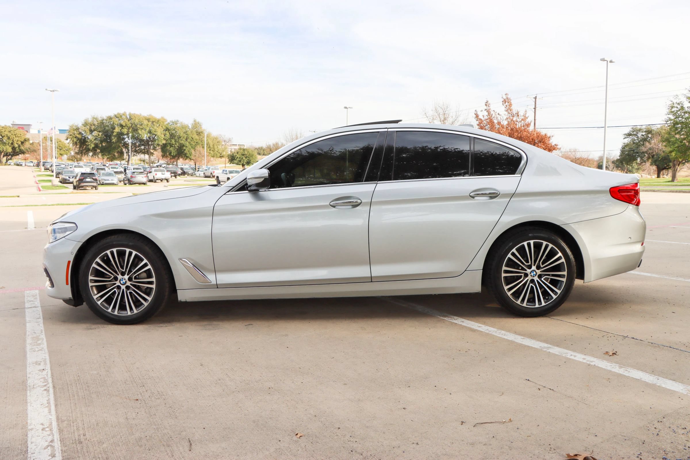 Used 2017 BMW 540i xDrive AWD/4WD image 4