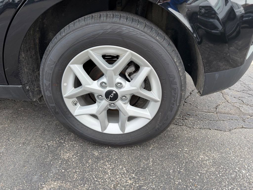 Used 2025 Kia Soul LX image 5