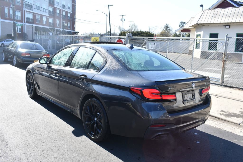 Used 2023 BMW 530e xDrive w/ Premium Package image 8