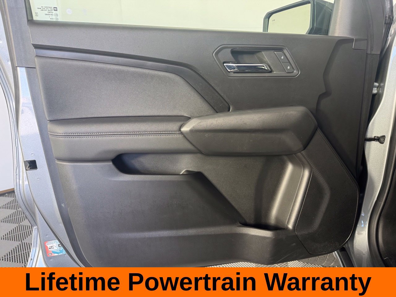 Used 2023 Chevrolet Colorado LT w/ LT Convenience Package III RWD image 11