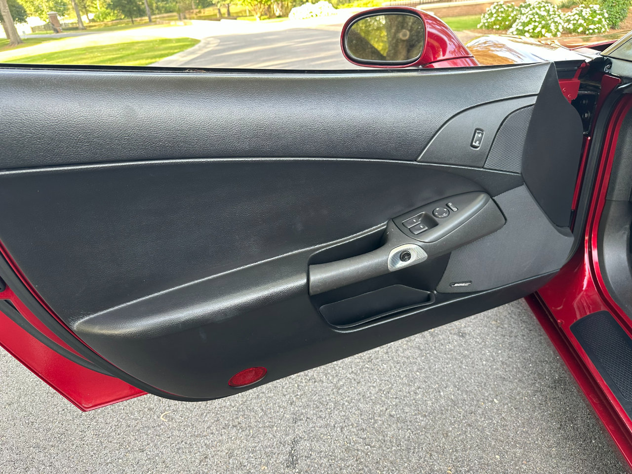 Used 2006 Chevrolet Corvette Convertible w/ Preferred Equipment Group image 9