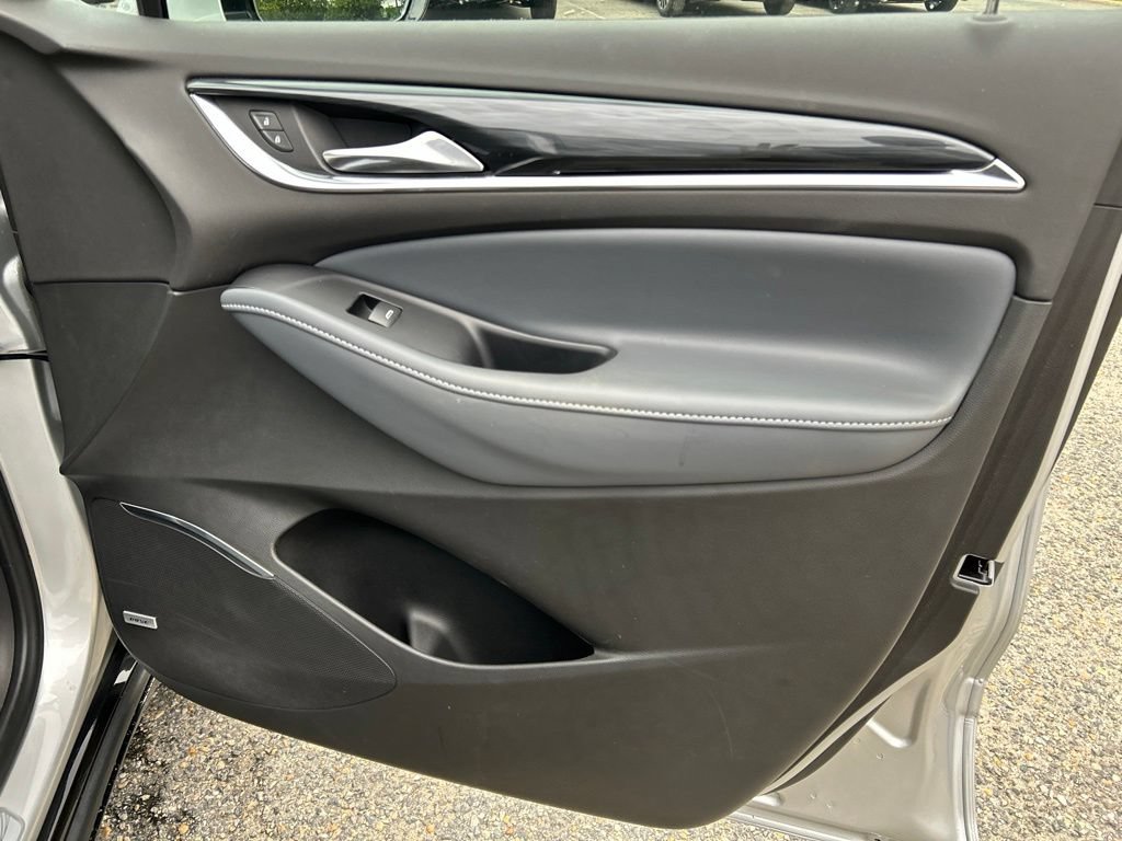 Used 2021 Buick Enclave Essence w/ Sport Touring Edition FWD image 25