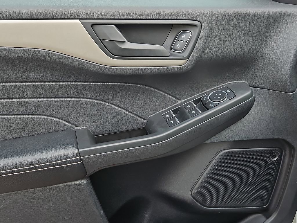 Used 2022 Ford Escape SE w/ Convenience Package image 18