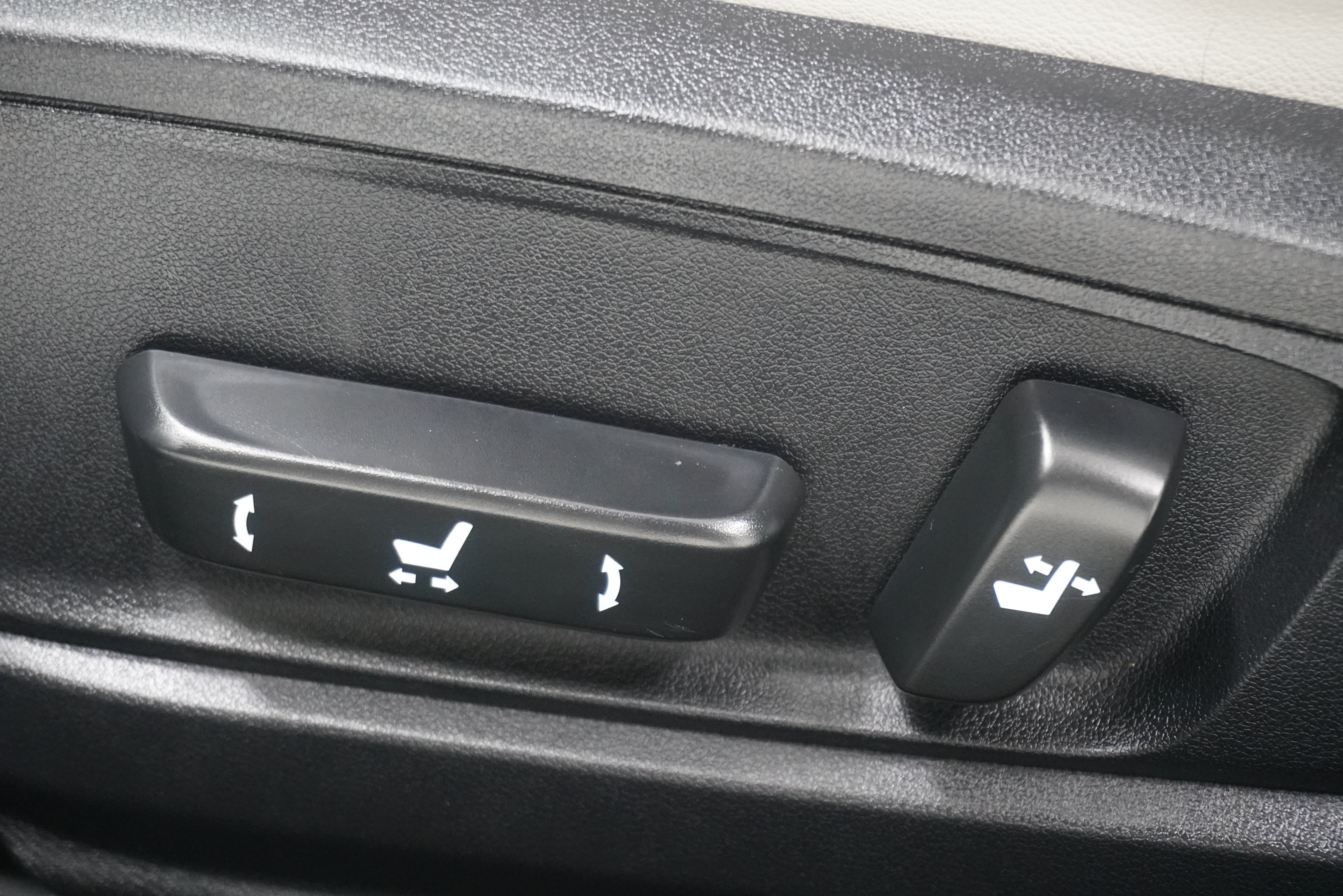 Used 2015 Lexus ES 350 w/ Premium Package FWD image 14