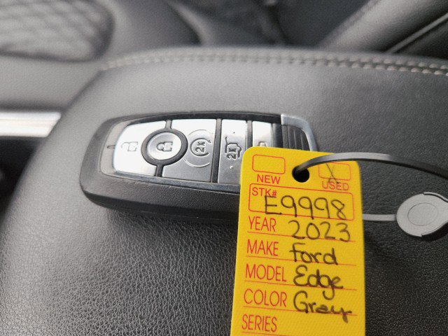 Used 2023 Ford Edge Titanium image 49