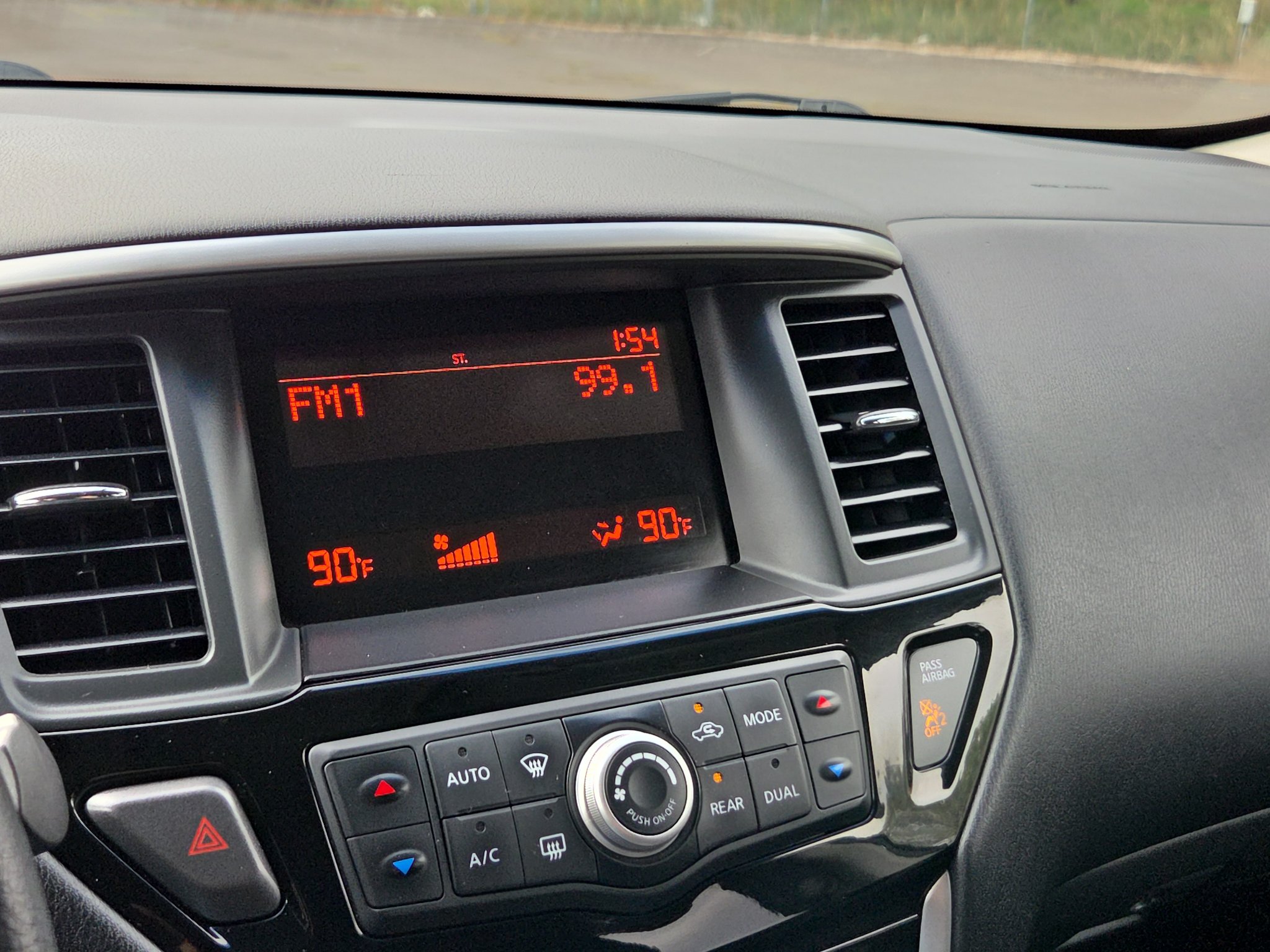 Used 2015 Nissan Pathfinder S AWD/4WD image 18