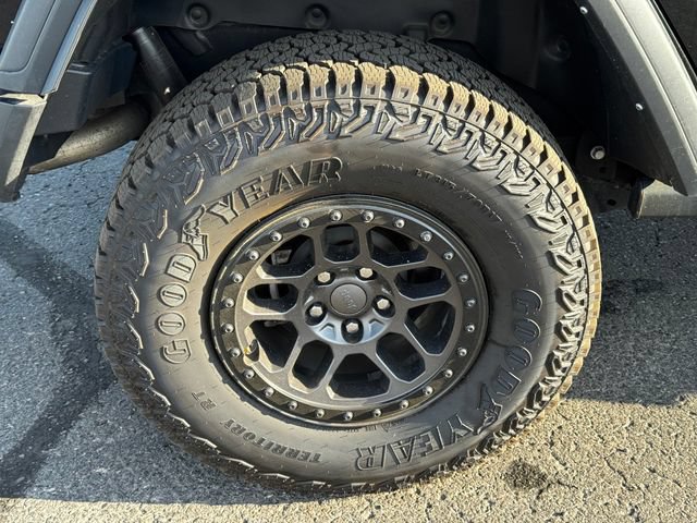 Used 2022 Jeep Wrangler Unlimited Rubicon w/ Xtreme Recon 35" Tire Package AWD/4WD image 12