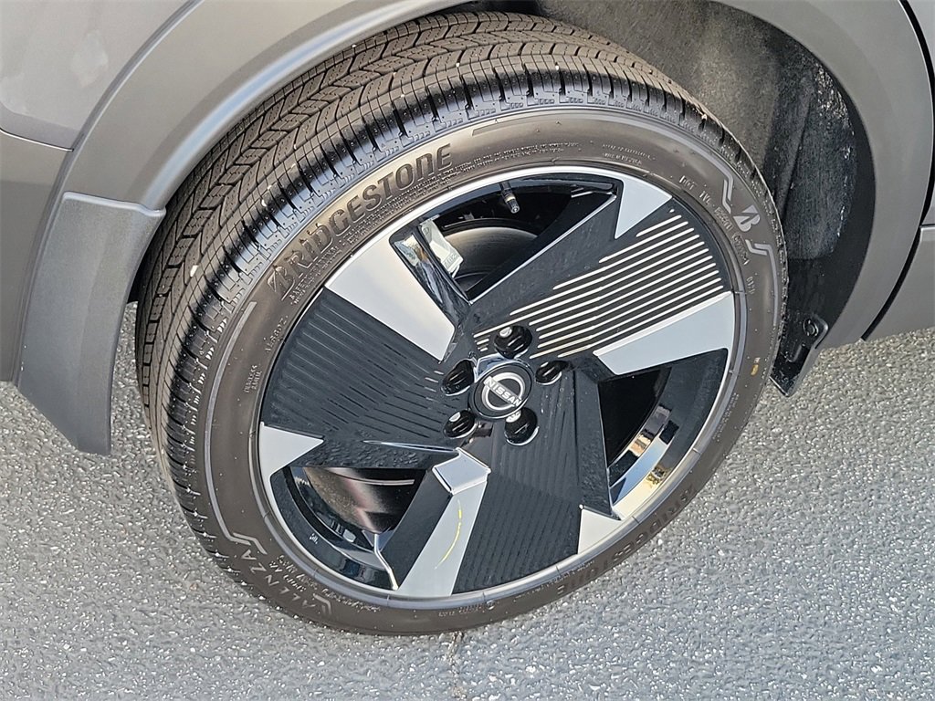 New 2026 Nissan Kicks SR w/ SR Premium Package image 3