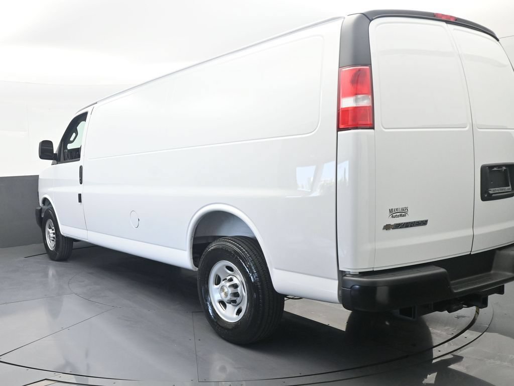 New 2026 Chevrolet Express 2500 Extended w/ Driver Convenience Package RWD image 4