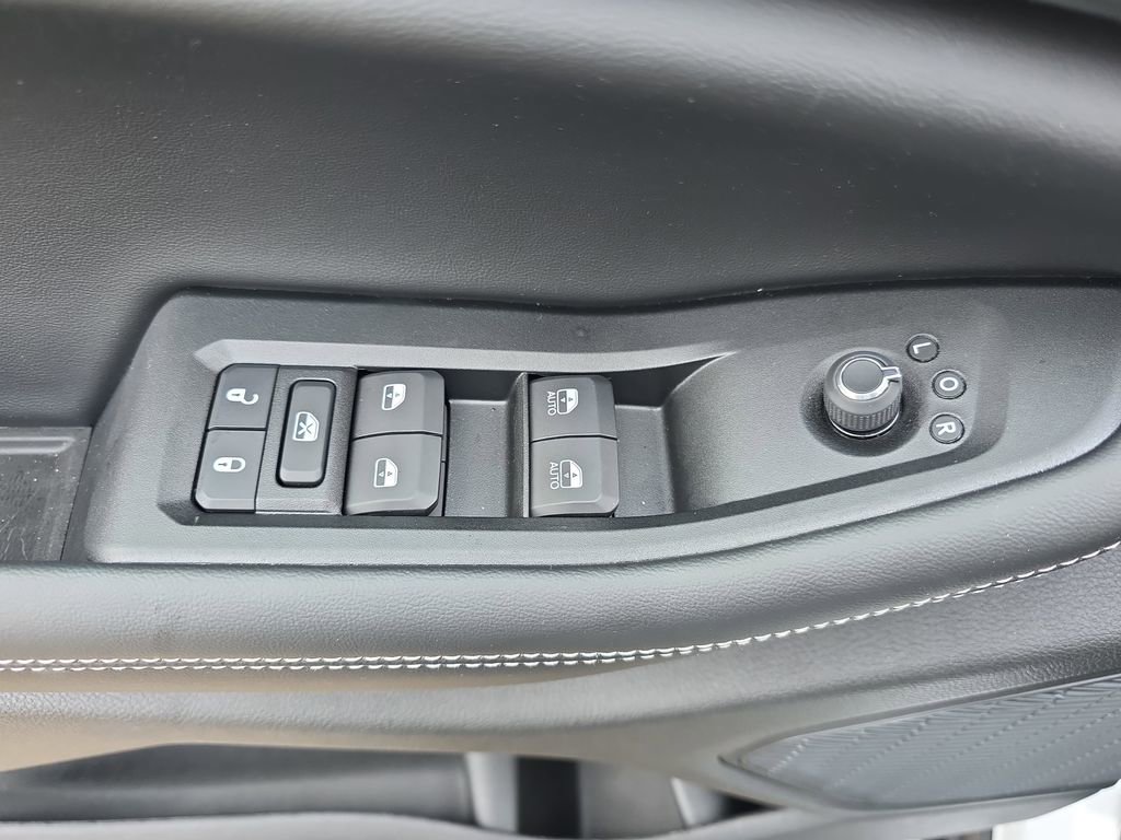 New 2025 Jeep Grand Cherokee Altitude image 27