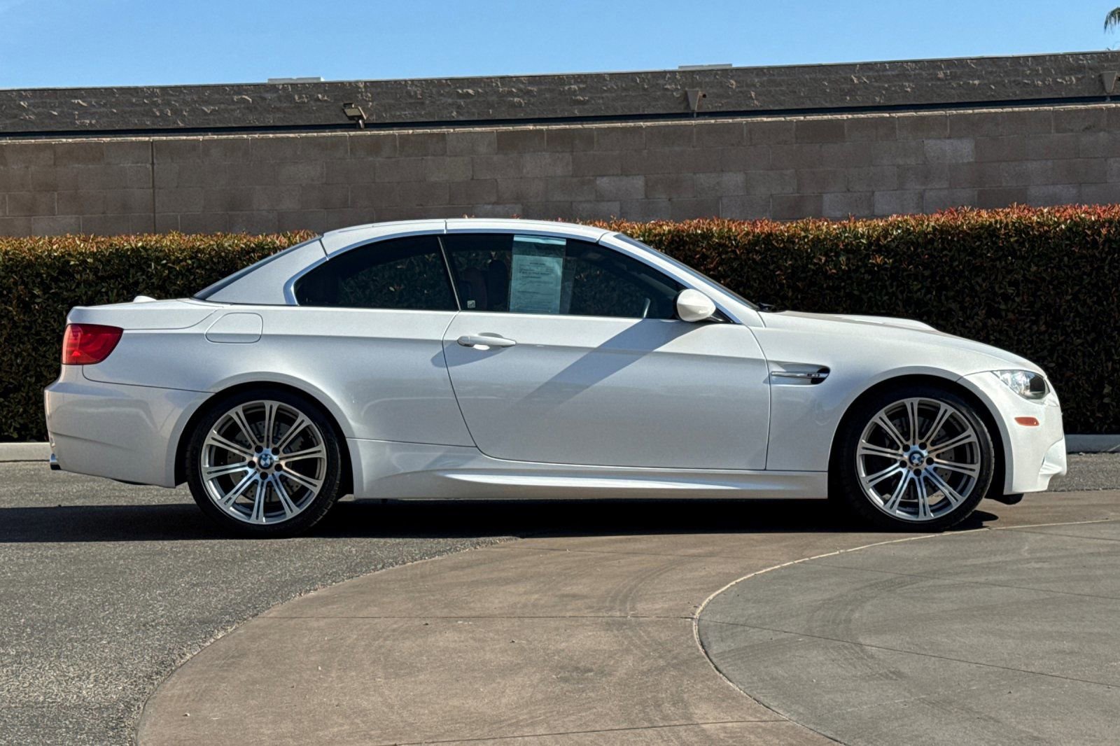 Used 2011 BMW M3 Convertible RWD image 3