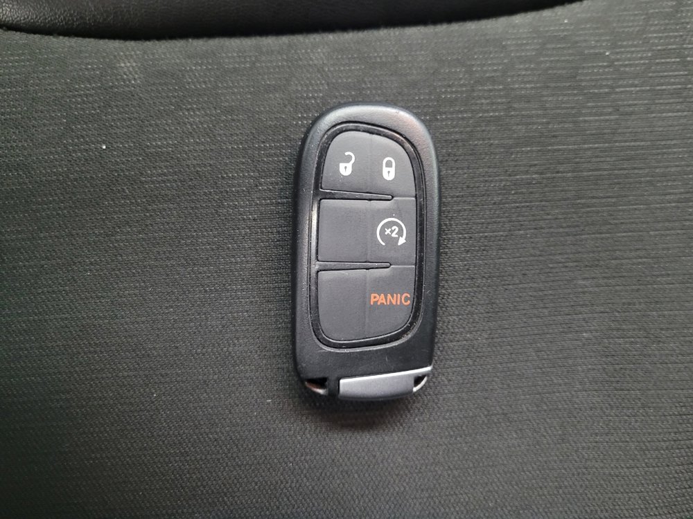 Used 2020 Jeep Cherokee Latitude Plus w/ Cold Weather Group image 32